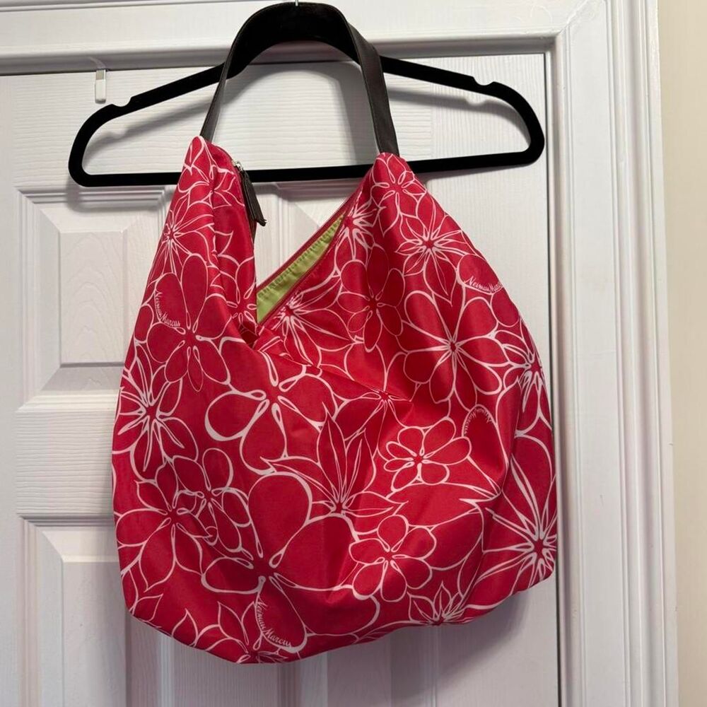 Neiman-marcus Women's Pink and Red Bag